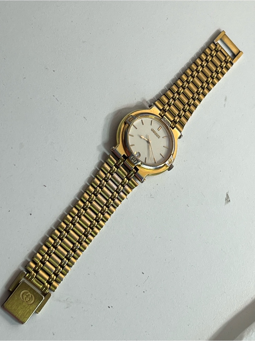 GUCCI 9200M men’s watch 10microns gold pated. - Picture 9 of 16